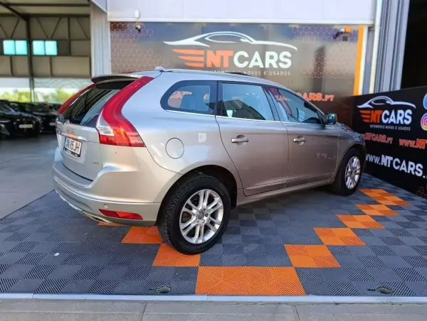 Volvo XC 60 2015 — foto 2 de 21