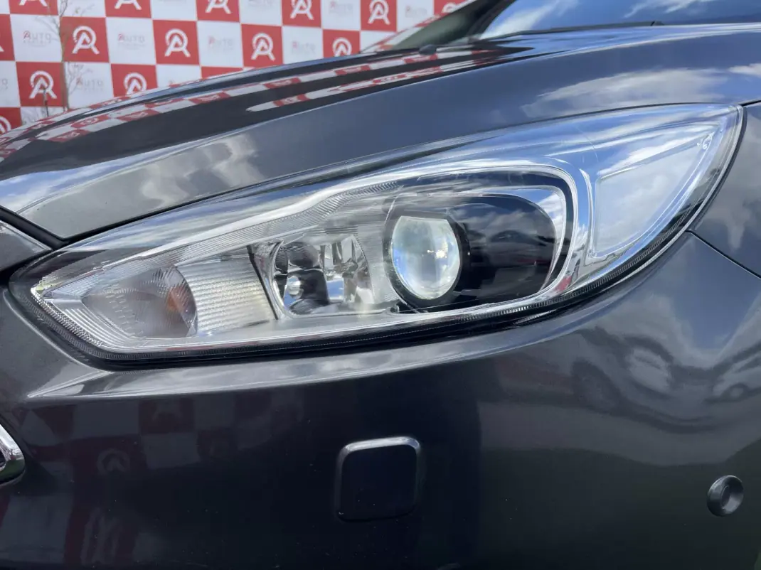 Ford Focus 2017 - 13490 EUR, 150500 km - AUTO.MOTO.pt - 150500km - foto 8 de 22