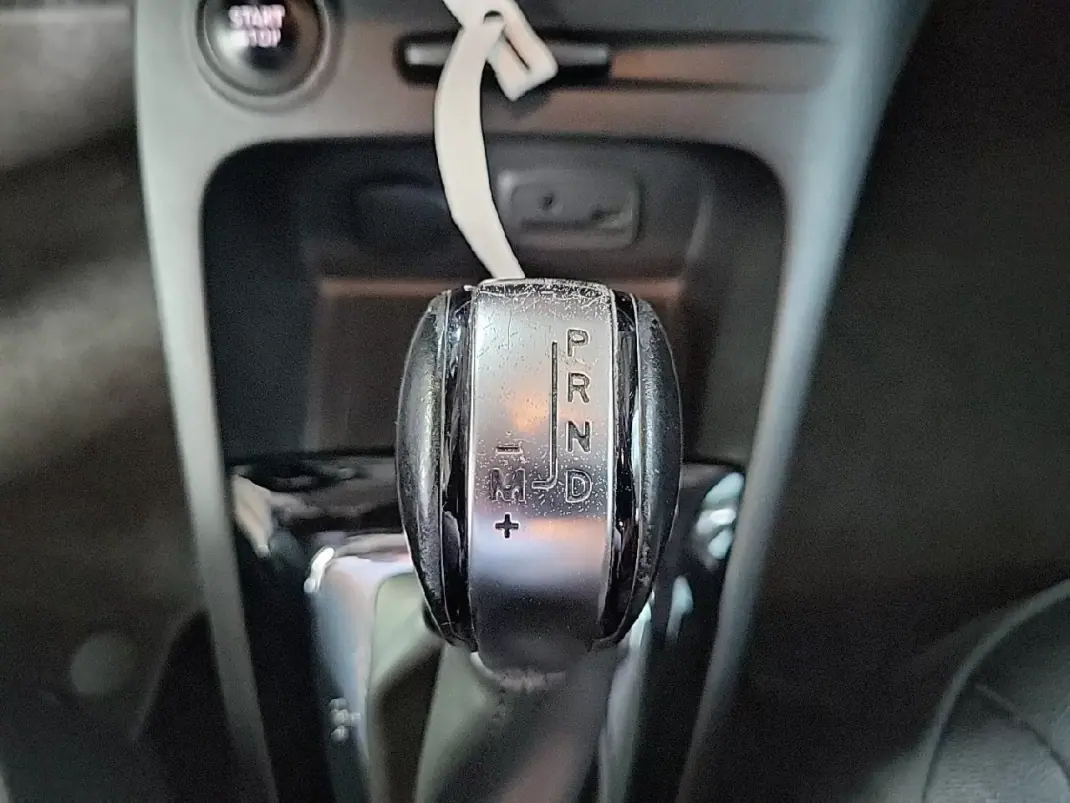 Renault Captur 2017 - 11900 EUR, 118207 km - 118207km - foto 17 de 23