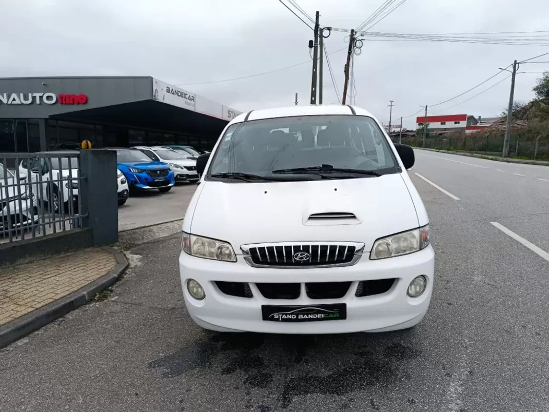 Hyundai H-1 2004 - 7500 EUR, 160000 km - AUTO.MOTO.pt - 160000km - foto 4 de 13