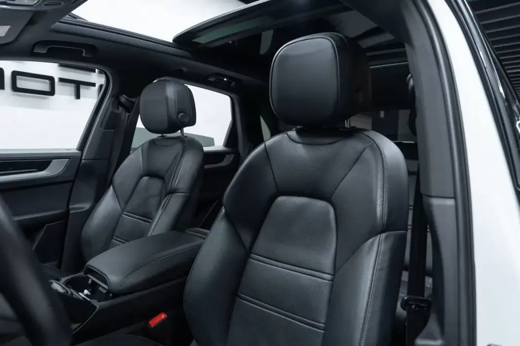 Porsche Cayenne 2024 - 97950 EUR, 32000 km - AUTO.MOTO.pt - 32000km - foto 26 de 55