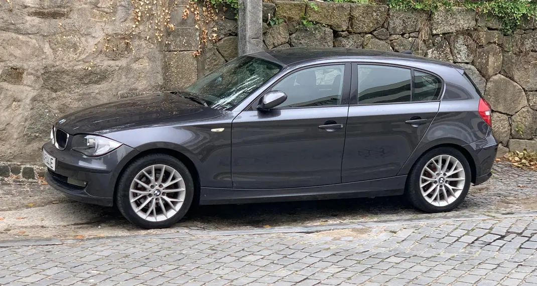BMW 118 2007 - 5950 EUR, 305000 km - AUTO.MOTO.pt - 305000km - foto 2 de 5
