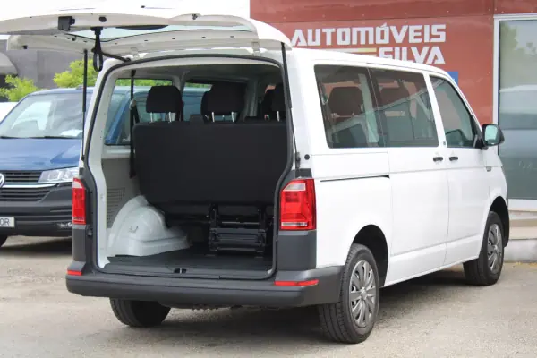 Volkswagen Transporter 2020 - 24990 EUR, 222000 km - AUTO.MOTO.pt - 222000km - foto 14 de 24