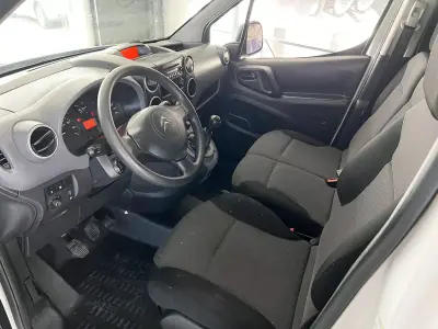 Citroën Berlingo 1.6 BlueHDi L1 Club 3L 2018 - 12600 EUR, 143113 km - AUTO.MOTO.pt - 143113km - foto 6 de 20
