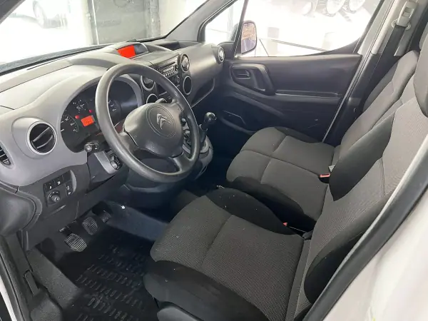 Citroën Berlingo 1.6 BlueHDi L1 Club 3L 2018 - 9900 EUR, 143113 km - AUTO.MOTO.pt - 143113km - foto 6 de 20