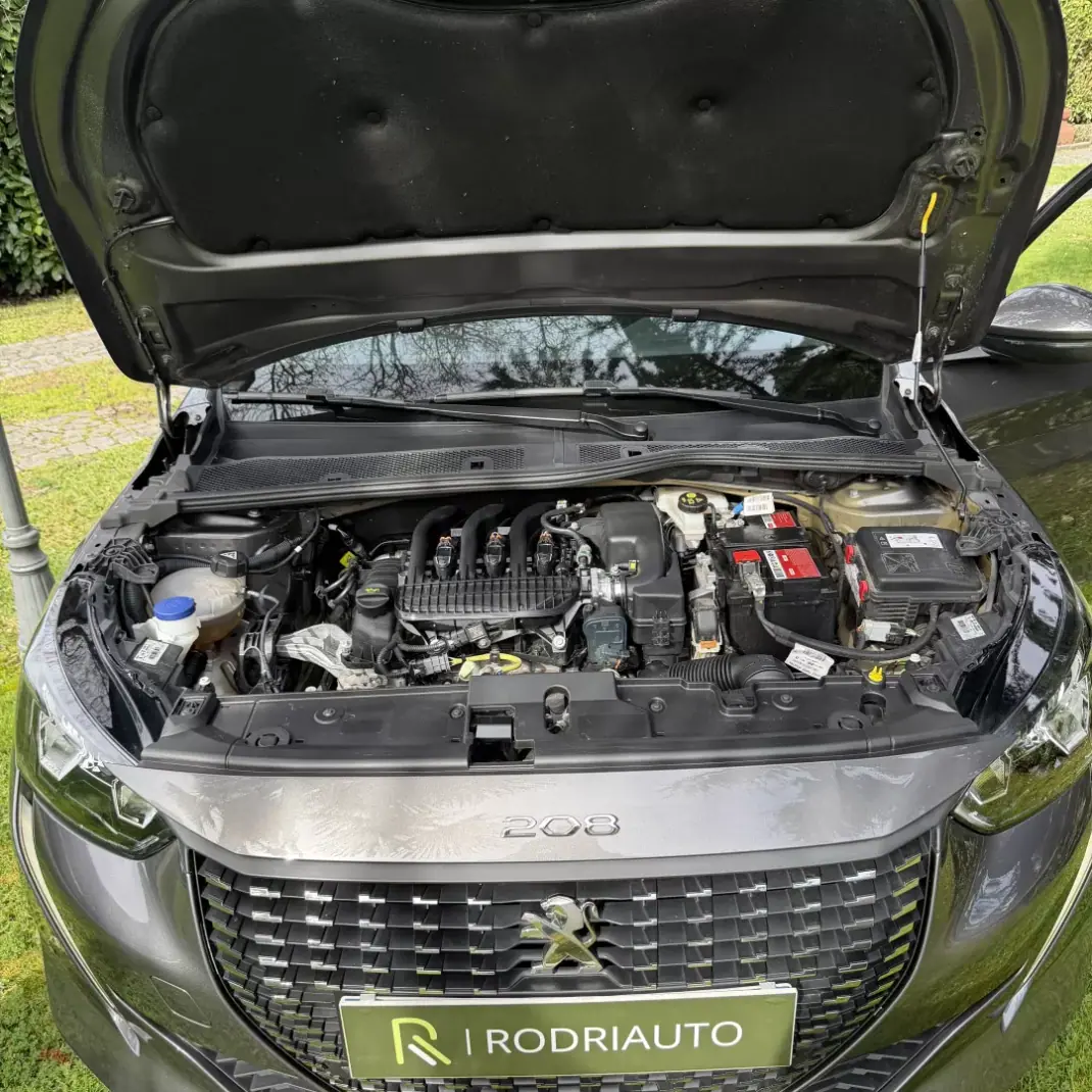 Peugeot 208 2022 - 13990 EUR, 51000 km - AUTO.MOTO.pt - 51000km - foto 19 de 23