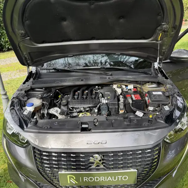 Peugeot 208 2022 - 13990 EUR, 51000 km - AUTO.MOTO.pt - 51000km - foto 19 de 23