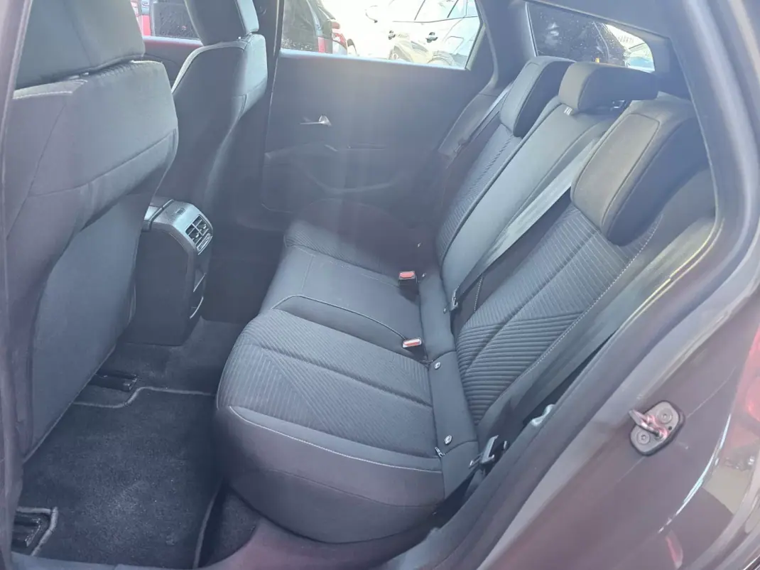 Peugeot 308 SW 2023 - 15750 EUR, 97000 km - AUTO.MOTO.pt - 97000km - foto 9 de 15