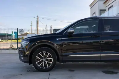 Volkswagen Tiguan Allspace 2018 - 29890 EUR, 105000 km - AUTO.MOTO.pt - 105000km - foto 24 de 41