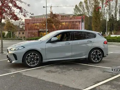 BMW 118 2025 - 34950 EUR, 9500 km - AUTO.MOTO.pt - 9500km - foto 2 de 6