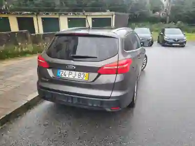 Ford Focus 2014 - 5000 EUR, 296000 km - AUTO.MOTO.pt - 296000km - foto 3 de 9