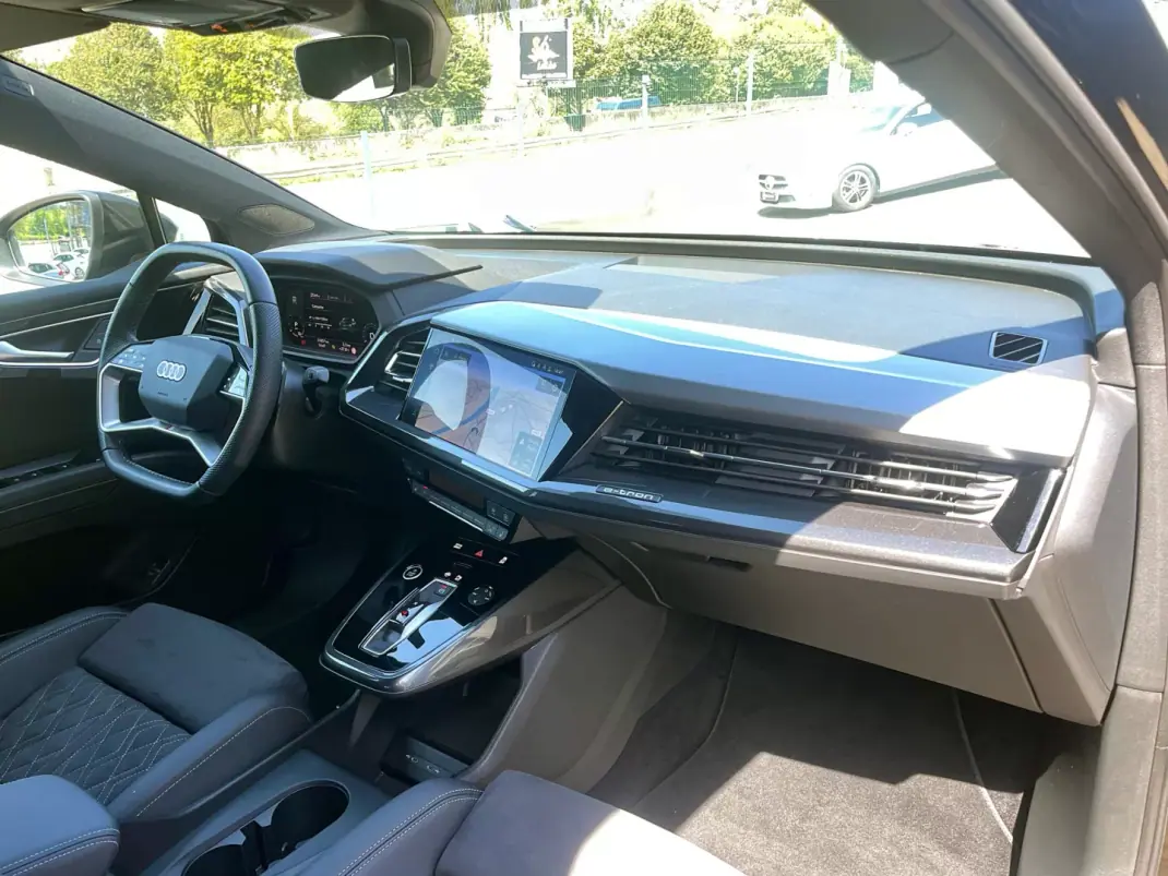 Audi Q4 Sportback e-tron 2022 - 41000 EUR, 54000 km - AUTO.MOTO.pt - 54000km - foto 23 de 28