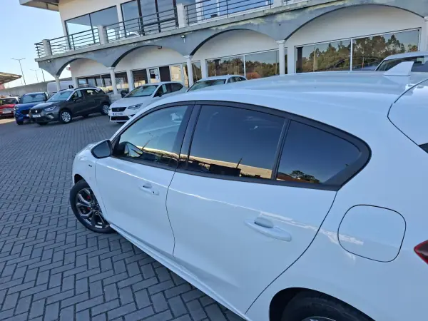 Ford Focus 2022 - 16500 EUR, 97500 km - AUTO.MOTO.pt - 97500km - foto 10 de 37