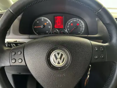 Volkswagen Touran 2008 - 8900 EUR, 243598 km - AUTO.MOTO.pt - 243598km - foto 19 de 23