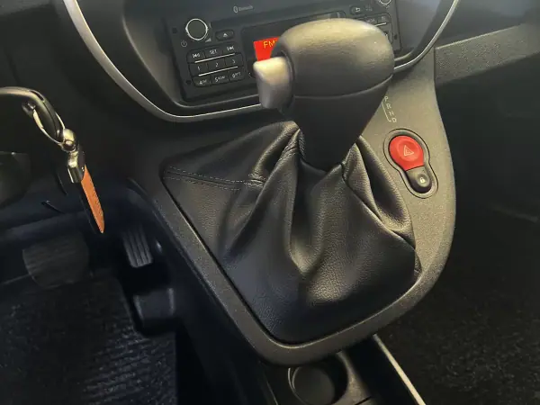 Renault Kangoo Express ZE 33 2019 - 12900 EUR, 23343 km - AUTO.MOTO.pt - 23343km - foto 13 de 18