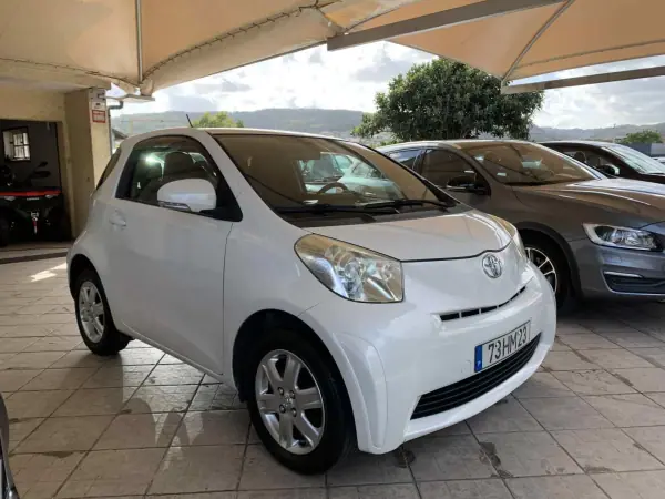 Toyota iQ 2009 - 7500 EUR, 123054 km - AUTO.MOTO.pt - 123054km - foto 6 de 22