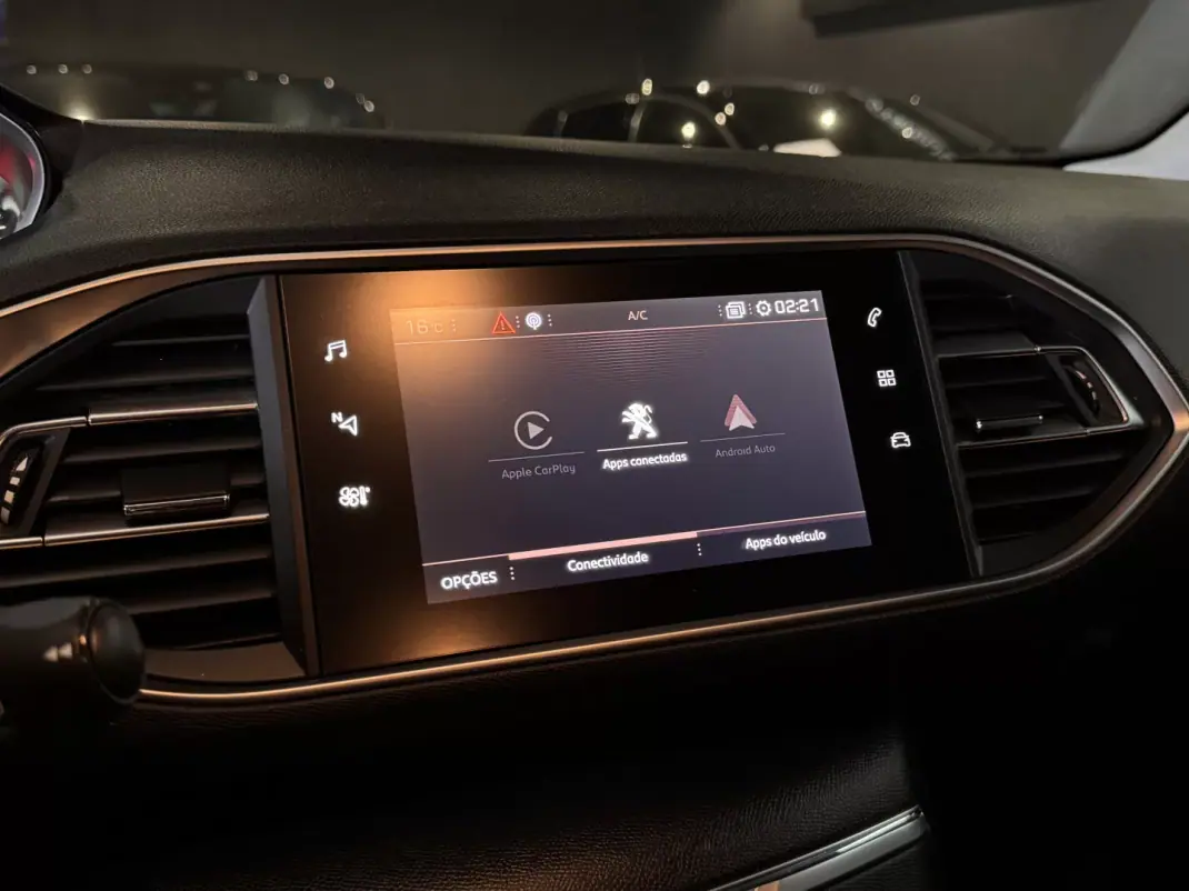 Peugeot 308 SW 2020 - 13490 EUR, 149900 km - AUTO.MOTO.pt - 149900km - foto 25 de 34