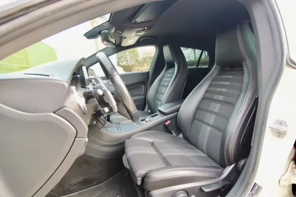Mercedes-Benz CLA 200 2016 - 23500 EUR, 157000 km - AUTO.MOTO.pt - 157000km - foto 16 de 43