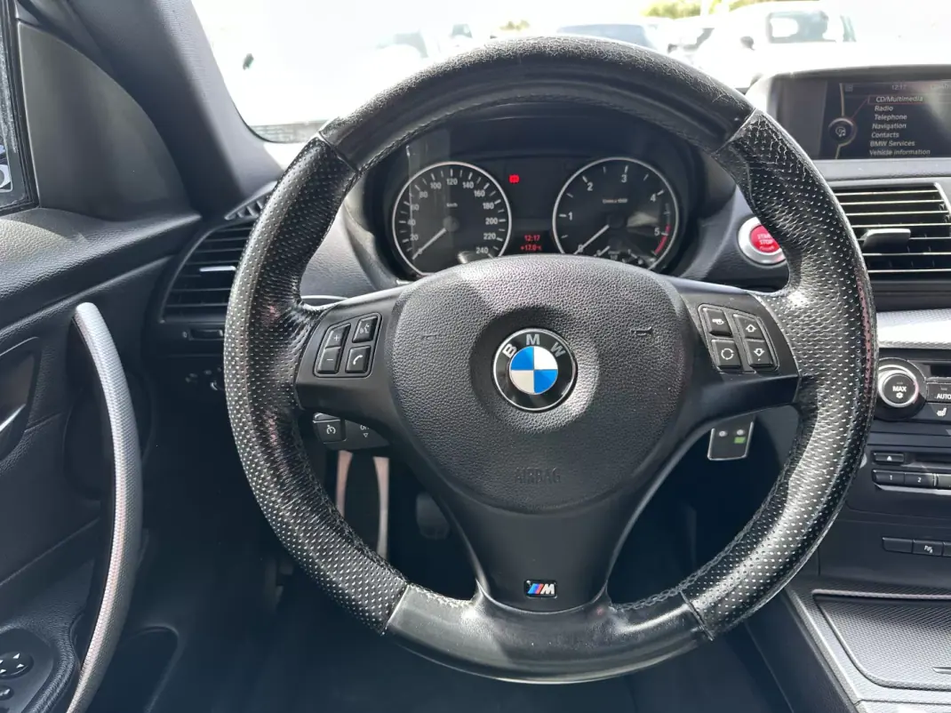 BMW 120 2010 - 9900 EUR, 240000 km - AUTO.MOTO.pt - 240000km - foto 26 de 45
