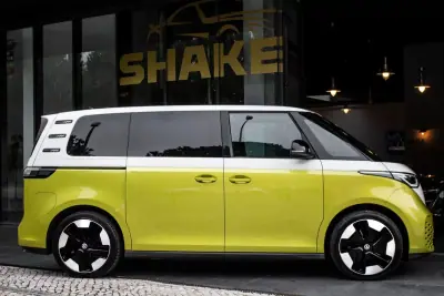 Volkswagen ID.Buzz 2023 - 44500 EUR, 27980 km - AUTO.MOTO.pt - 27980km - foto 11 de 42