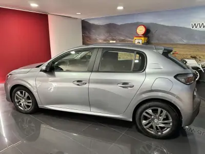Peugeot 208 2022 - 16750 EUR, 121000 km - AUTO.MOTO.pt - 121000km - foto 4 de 18