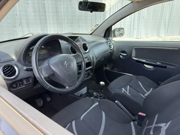 Citroën C2 2009 - 5950 EUR, 149900 km - AUTO.MOTO.pt - 149900km - foto 5 de 13