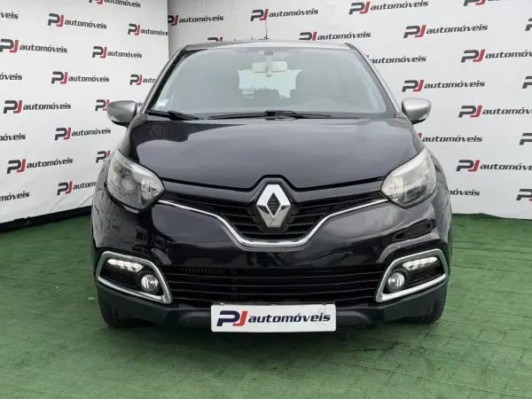 Renault Captur 2016 - 12990 EUR, 142000 km - AUTO.MOTO.pt - 142000km - foto 3 de 23