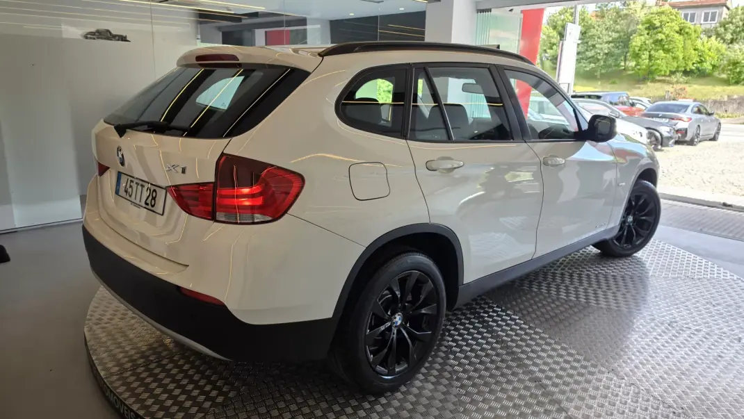 BMW X1 2009 - 13900 EUR, 234438 km - AUTO.MOTO.pt - 234438km - foto 21 de 59