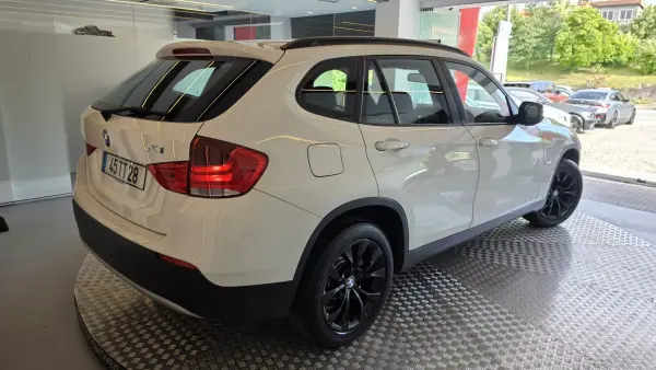BMW X1 2009 - 13900 EUR, 234438 km - AUTO.MOTO.pt - 234438km - foto 21 de 59