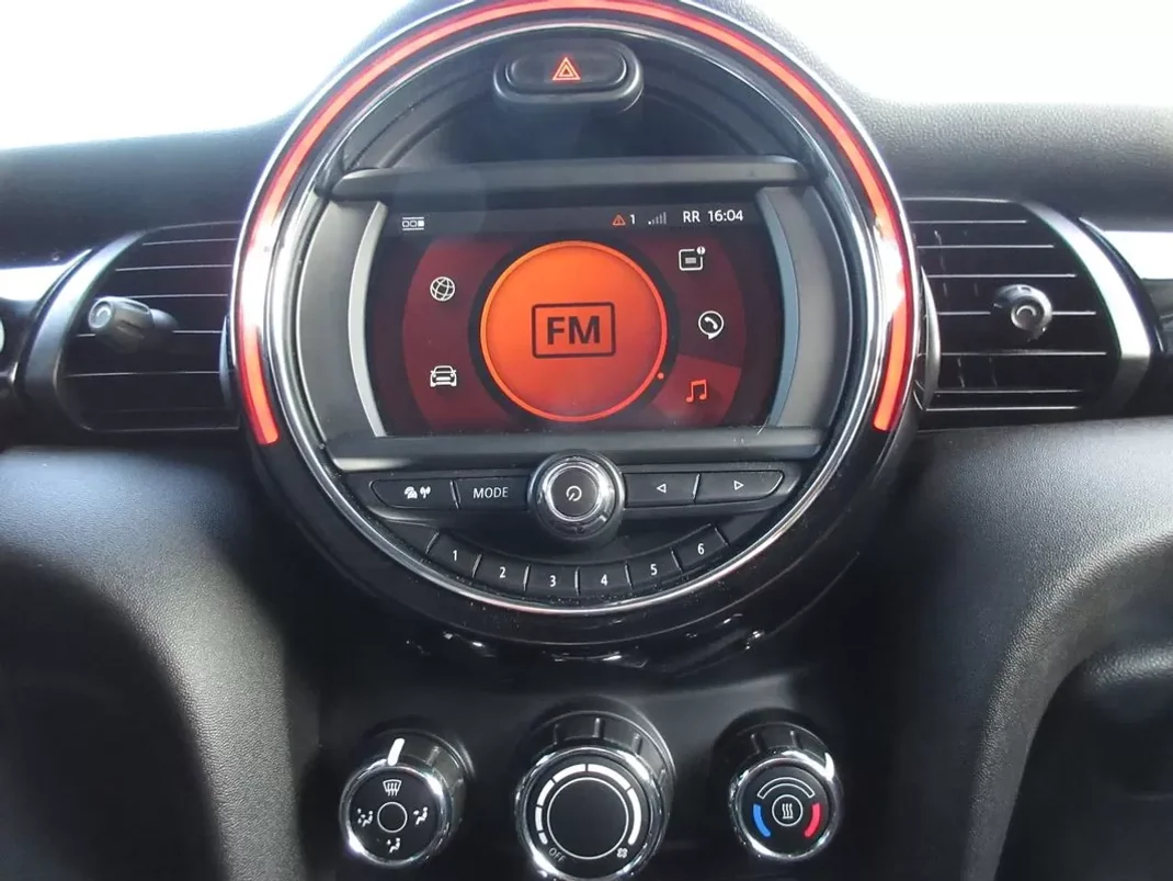 MINI Cooper 2021 - 19990 EUR, 90000 km - AUTO.MOTO.pt - 90000km - foto 43 de 52