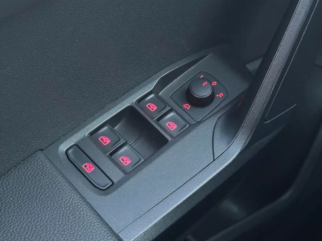 SEAT Arona 2024 - 19990 EUR, 52300 km - AUTO.MOTO.pt - 52300km - foto 16 de 16