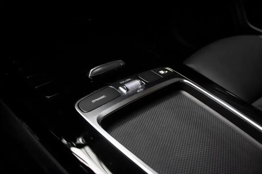Mercedes-Benz CLA 180 2024 - 33990 EUR, 28922 km - AUTO.MOTO.pt - 28922km - foto 19 de 40
