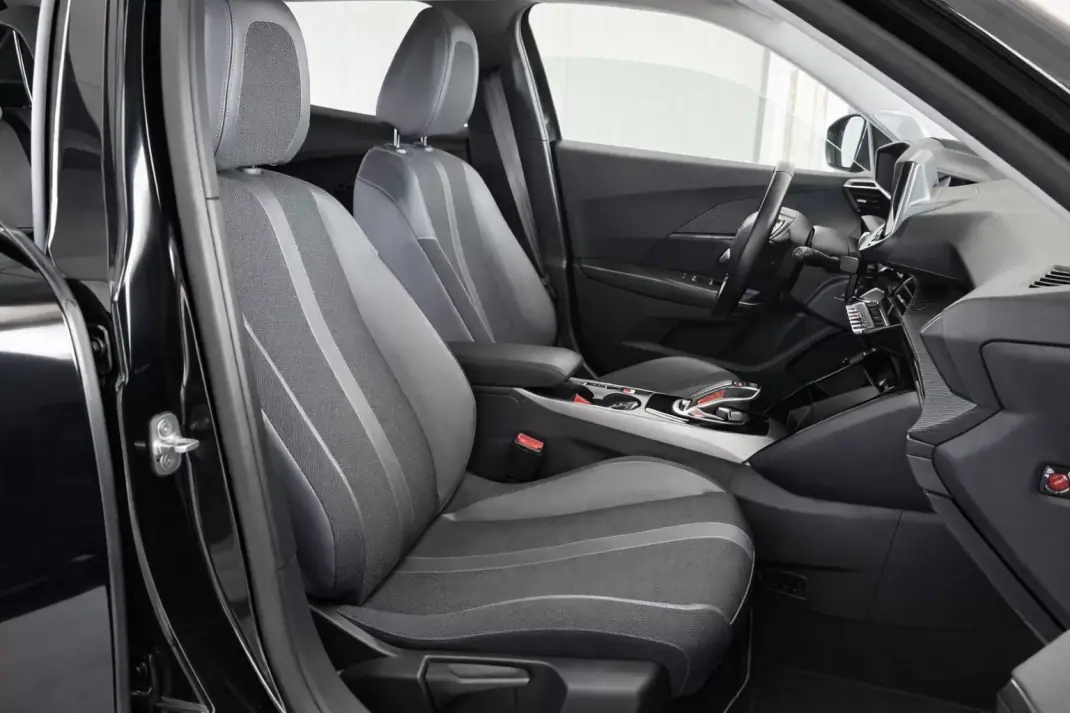 Peugeot e-2008 2020 - 14790 EUR, 153203 km - AUTO.MOTO.pt - 153203km - foto 9 de 9