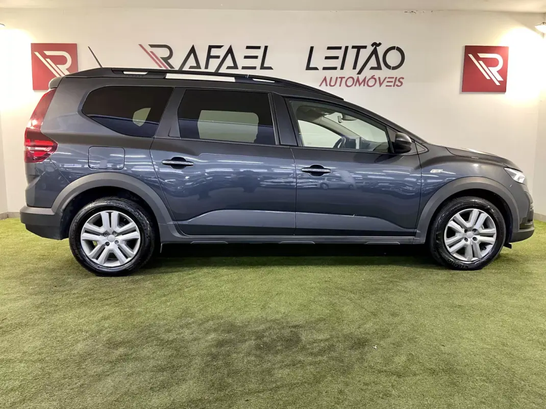 Dacia Jogger 2023 - 14950 EUR, 107000 km - AUTO.MOTO.pt - 107000km - foto 27 de 33