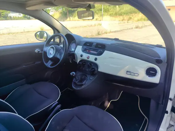 Fiat 500 2015 - 8950 EUR, 129888 km - AUTO.MOTO.pt - 129888km - foto 11 de 16