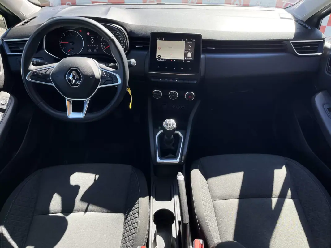 Renault Clio 2021 - 13990 EUR, 136670 km - AUTO.MOTO.pt - 136670km - foto 8 de 20