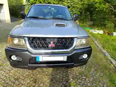 Mitsubishi Pajero 2000 - 10000 EUR, 350000 km - AUTO.MOTO.pt - 350000km - foto 2 de 7