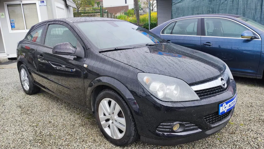 Opel 2010 - 5580 EUR, 219987 km - AUTO.MOTO.pt - 219987km - foto 2 de 20