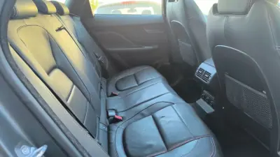 Jaguar F-Pace 2017 - 18900 EUR, 149000 km - 149000km - foto 14 de 23