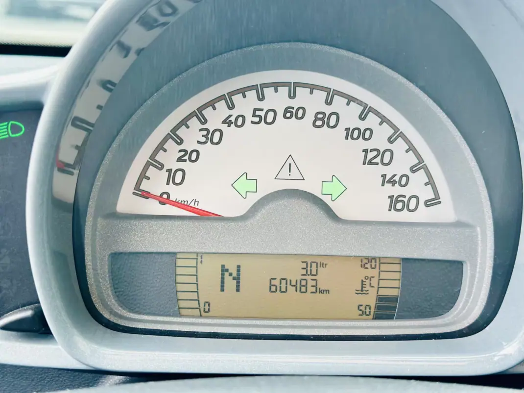Smart Fortwo Cabrio 2008 - 7490 EUR, 60000 km - AUTO.MOTO.pt - 60000km - foto 9 de 26