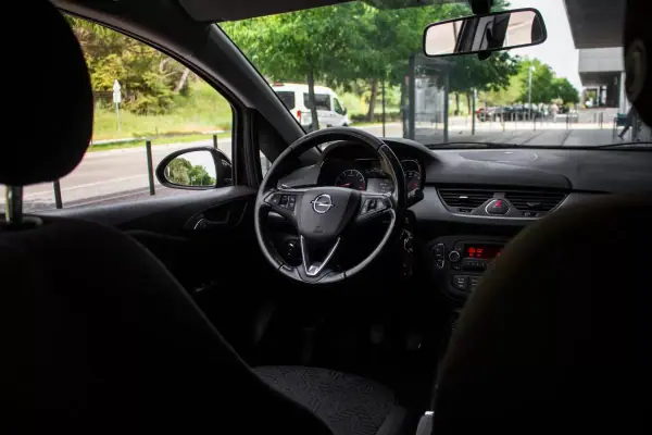 Opel Corsa 2018 - 8900 EUR, 210093 km - AUTO.MOTO.pt - 210093km - foto 27 de 28