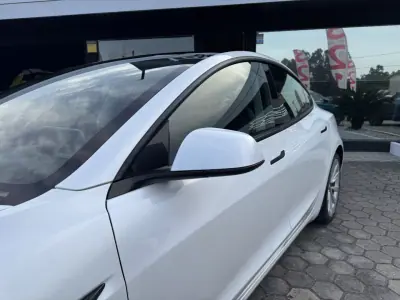 Tesla Model 3 2021 - 28900 EUR, 73000 km - AUTO.MOTO.pt - 73000km - foto 19 de 32
