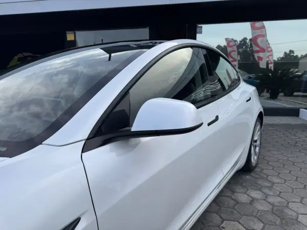 Tesla Model 3 2021 - 28900 EUR, 73000 km - AUTO.MOTO.pt - 73000km - foto 19 de 32