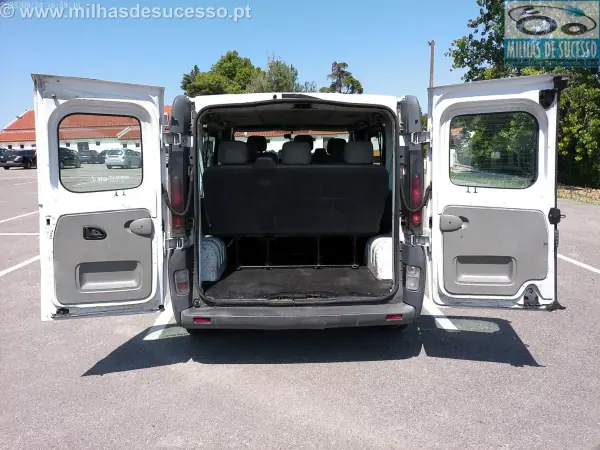 Renault 2002 - 6500 EUR, 457000 km - AUTO.MOTO.pt - 457000km - foto 12 de 19