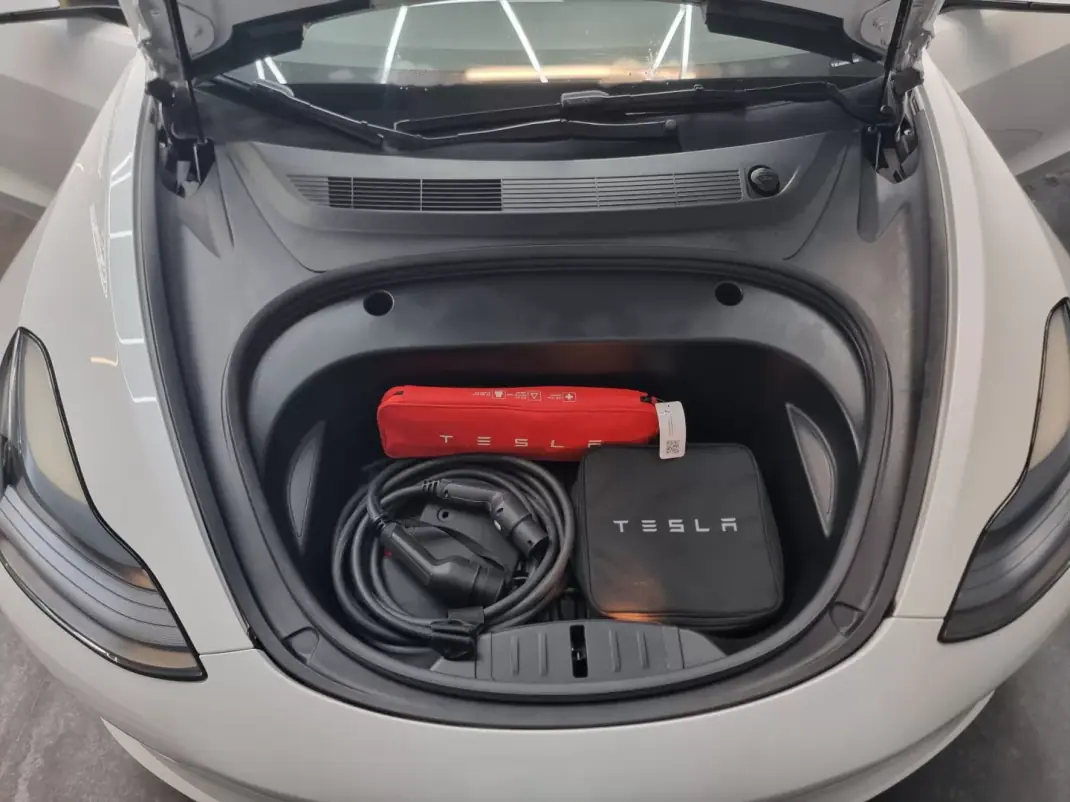 Tesla Model 3 2022 - 30800 EUR, 94100 km - 94100km - foto 14 de 15