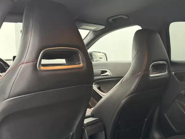 Mercedes-Benz CLA 220 2016 - 19890 EUR, 212000 km - AUTO.MOTO.pt - 212000km - foto 22 de 23