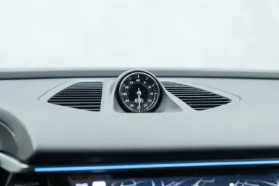 Porsche Macan 2025 - 89950 EUR, 8000 km - AUTO.MOTO.pt - 8000km - foto 20 de 57