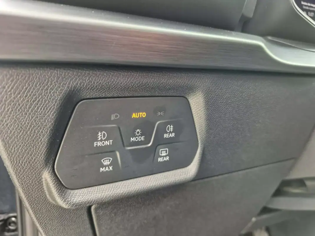 Cupra Formentor 2022 - 28900 EUR, 110907 km - AUTO.MOTO.pt - 110907km - foto 9 de 24