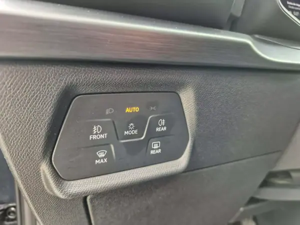 Cupra Formentor 2022 - 28900 EUR, 110907 km - AUTO.MOTO.pt - 110907km - foto 9 de 24
