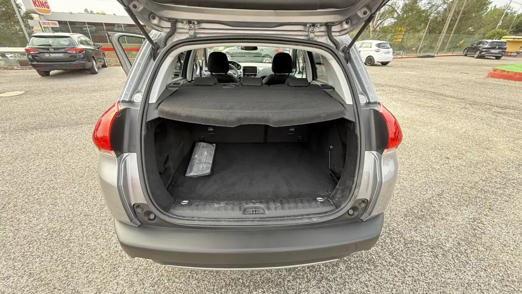 Peugeot 2008 2016 - 10590 EUR, 55500 km - AUTO.MOTO.pt - 55500km - foto 34 de 36